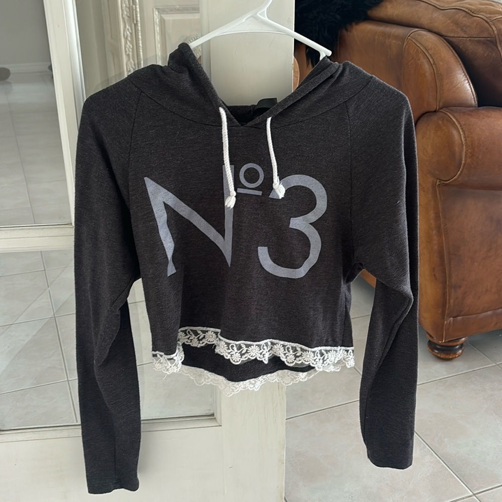 Long sleeve crop top